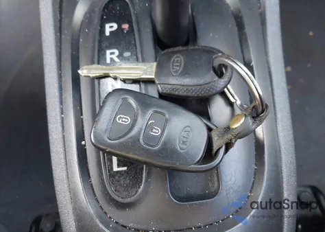 2009 Kia Rio Base z USA, uszkodzony, nr VIN KNADE223596500782